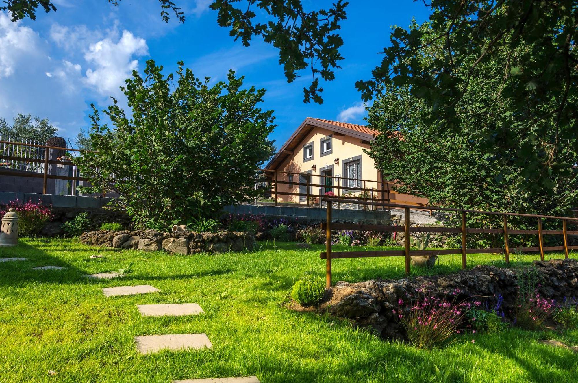 Villa Del Gelso Chalet Nel Parco Delletna Mascali Dış mekan fotoğraf